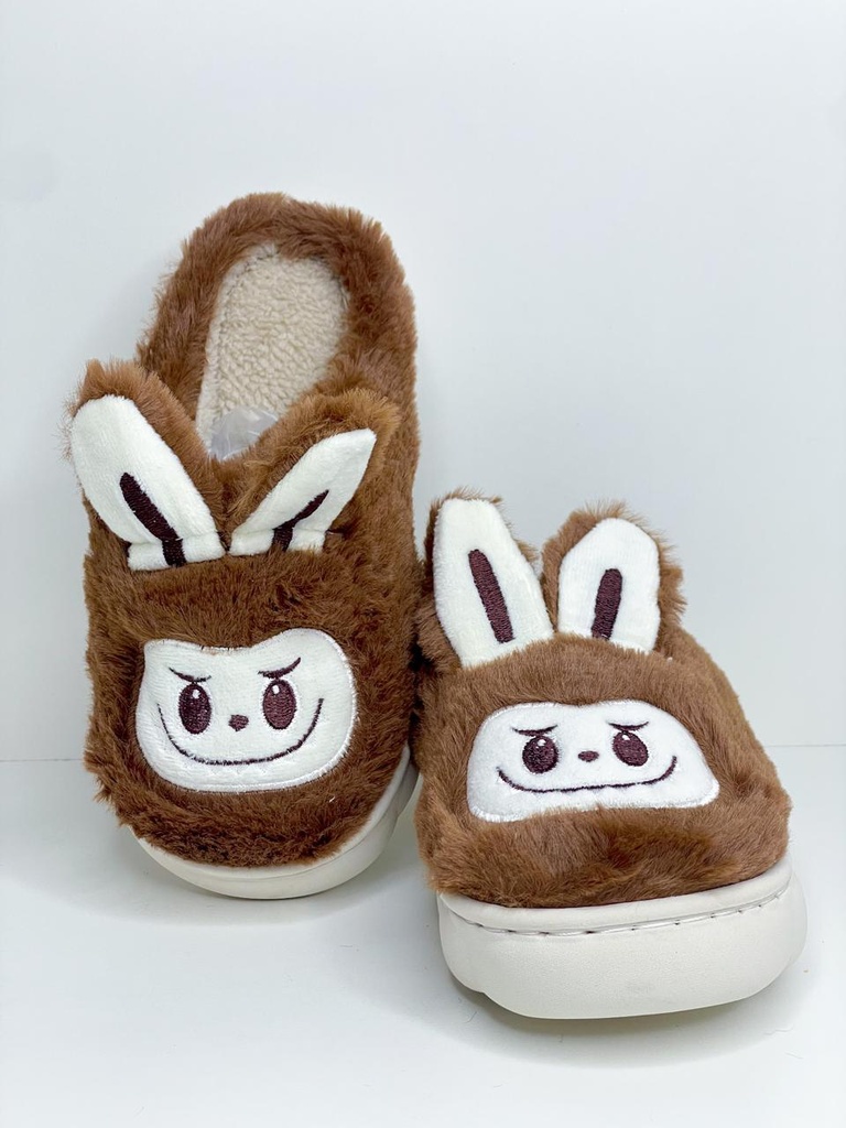 Pantufla labubu 220 (talle 28-29)