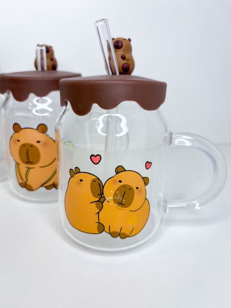 Vaso de vidrio capybara con tapa y bombilla