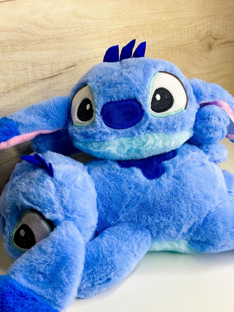 Peluche stitch acostado
