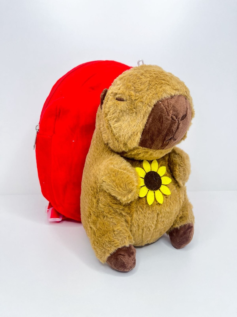 Mochila + peluche capybara